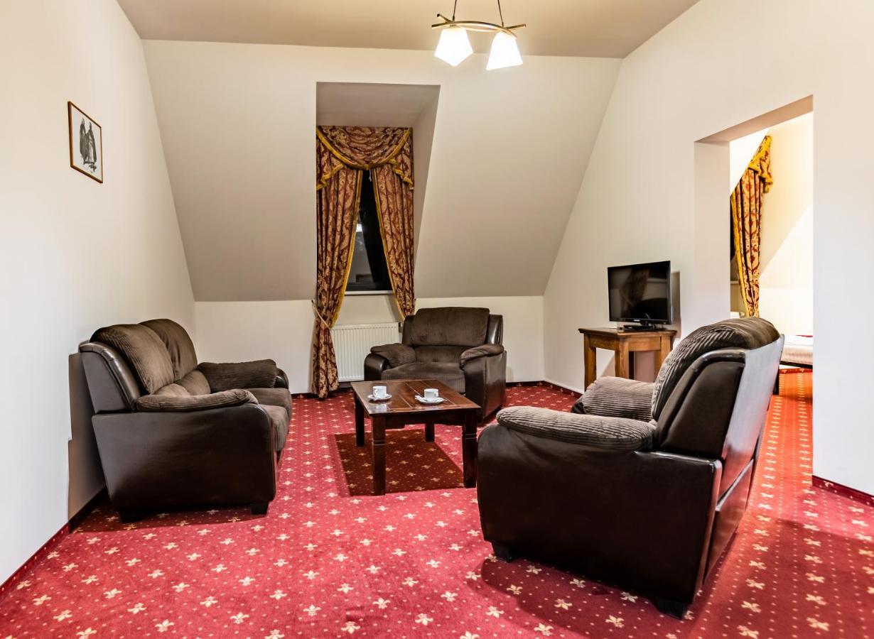 Hotel Grand Viglas Zwoleń Zewnętrze zdjęcie